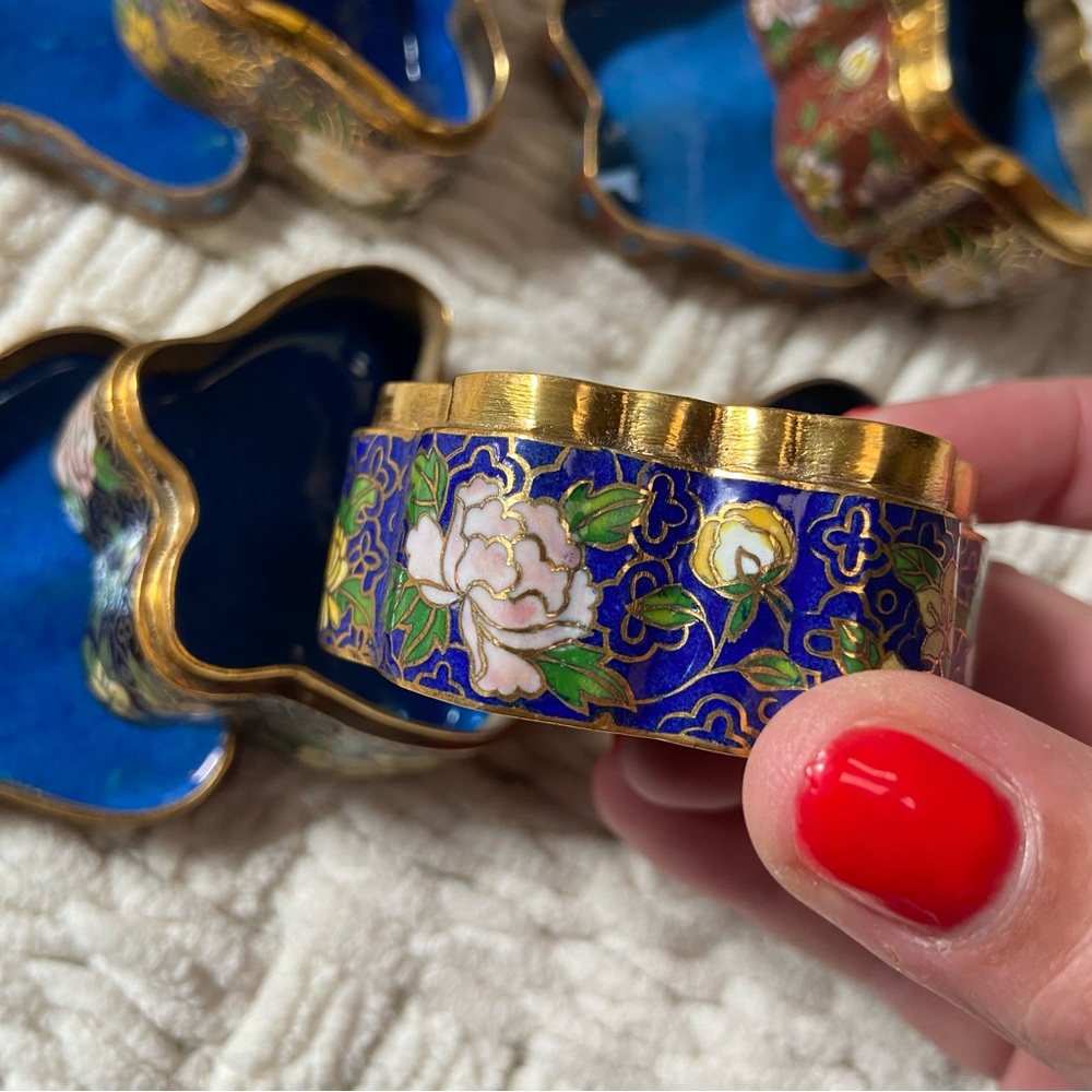 Vintage Chinese Cloisonné Enamel Gold Butterfly Trinket Boxes Set of 4 - Picture 3 of 15
